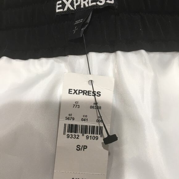 Express Black And White Mini Skirt - Picture 5 of 7